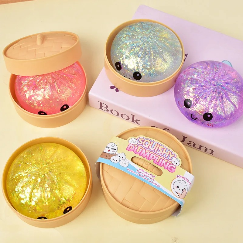 Boutique Planete Jouets France - Mini Squishy Dumpling à Paillettes 5,5 cm – Couleur Surprise 4 Mini squishies dumpling à paillettes dans leurs paniers - Planete Jouets France